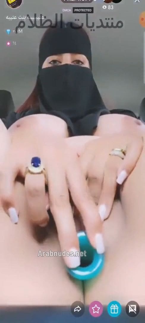 لبوه متنكره تهري كسها لعب سكس مصري فيه عاوزه زبر يدخل فيها يكيفها ويمتعها من الهيجان